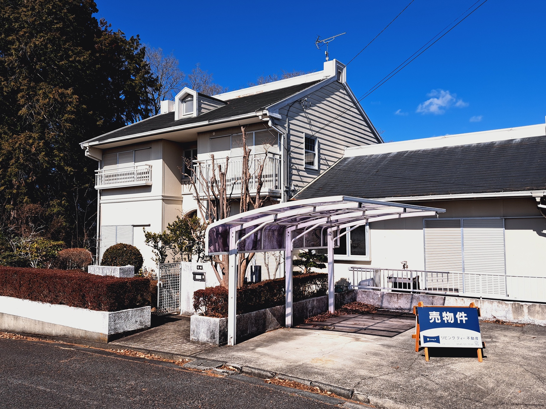 2階建 ７LDKの大きなお家です