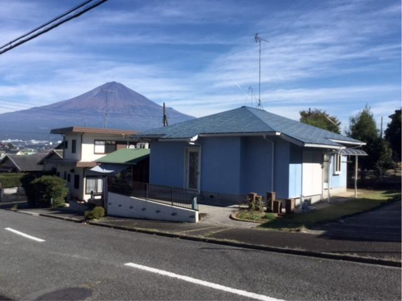 日当たり良好 富士山眺望・愛犬とくつろげる広々としたお庭でストレスフリーな生活を!!
